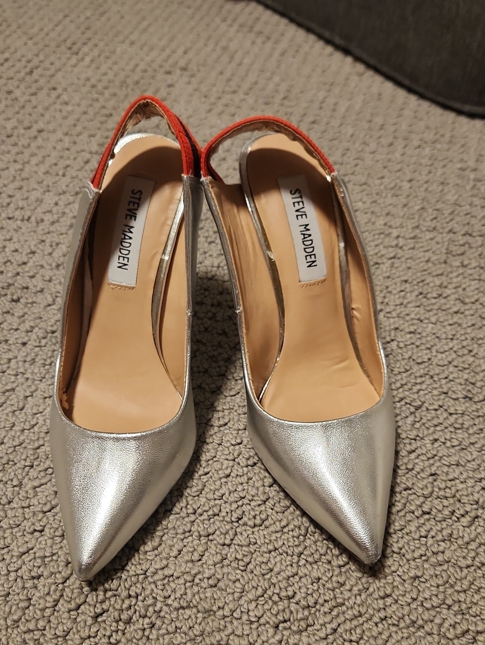 Steve Madden "Darby" Silver Pointed Pumps with Red / Navy Web Slingback. 5.5